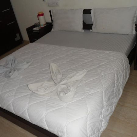 Hotel Rajdeep Inn Ahmedabad Ngoại thất bức ảnh