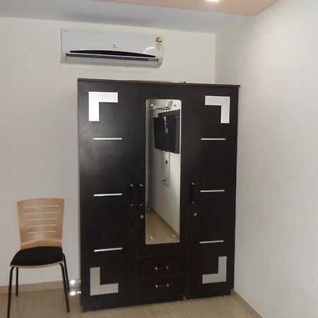 Hotel Rajdeep Inn Ahmedabad Ngoại thất bức ảnh