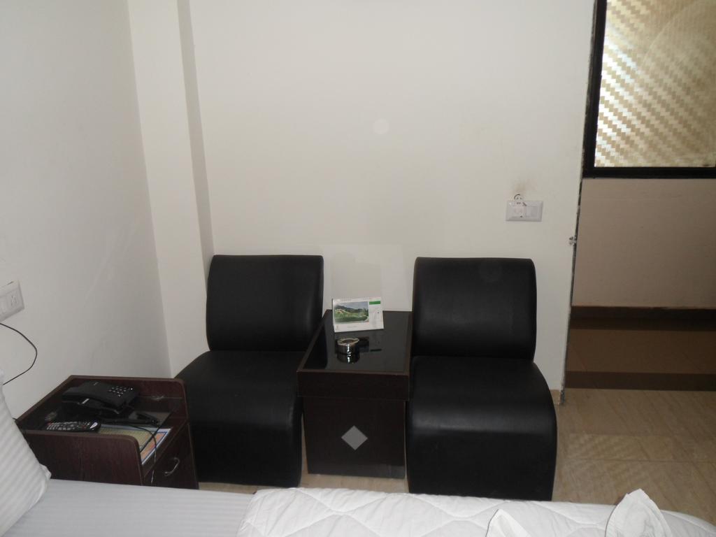 Hotel Rajdeep Inn Ahmedabad Ngoại thất bức ảnh