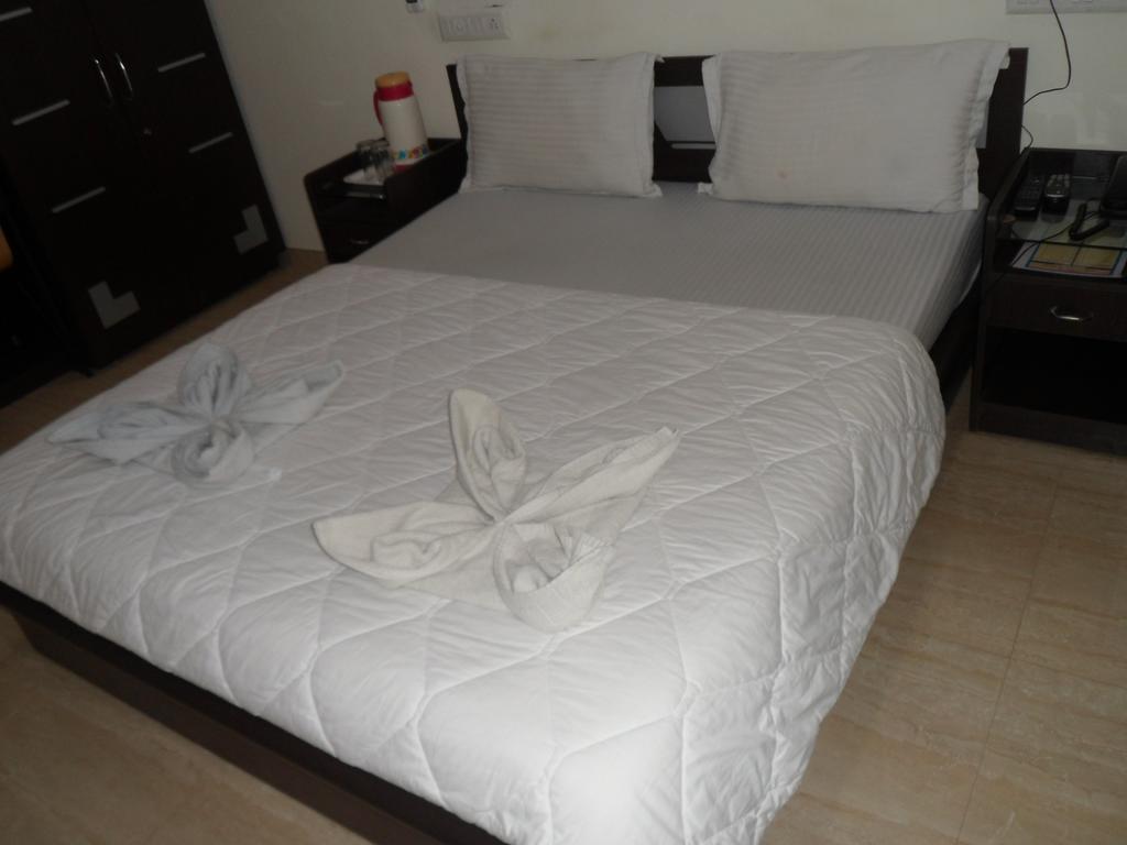 Hotel Rajdeep Inn Ahmedabad Ngoại thất bức ảnh