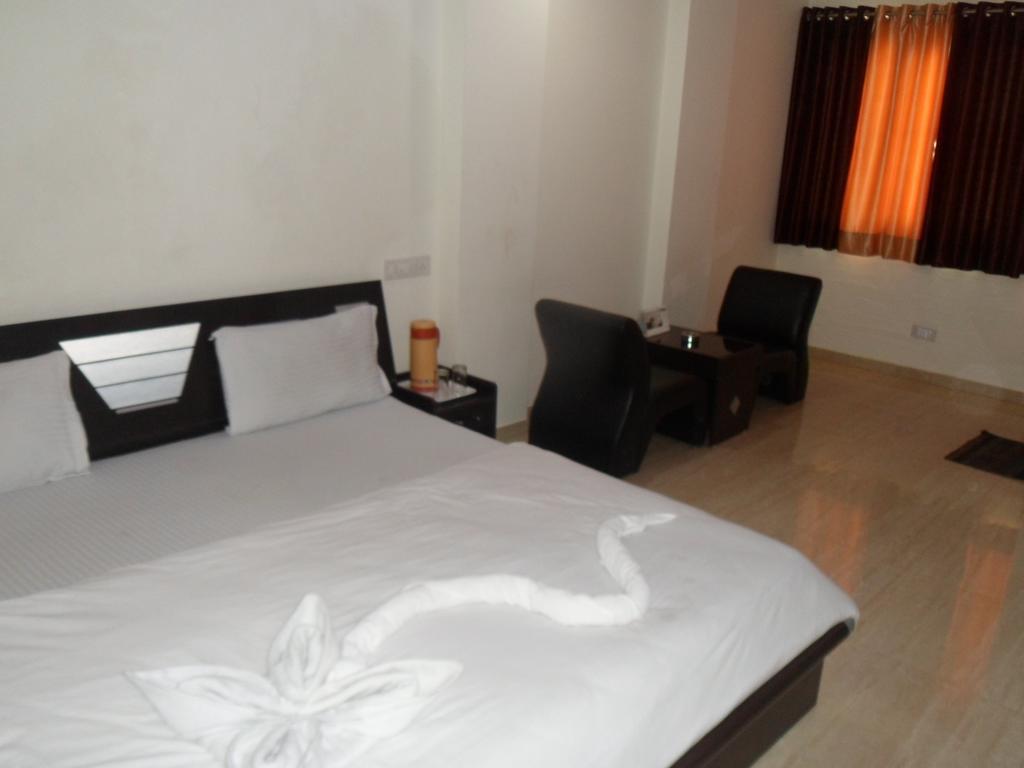 Hotel Rajdeep Inn Ahmedabad Ngoại thất bức ảnh