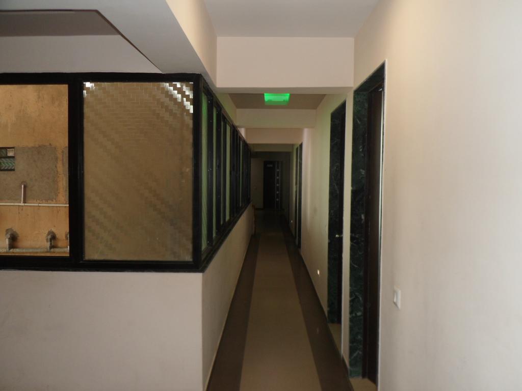 Hotel Rajdeep Inn Ahmedabad Ngoại thất bức ảnh