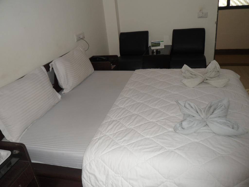 Hotel Rajdeep Inn Ahmedabad Ngoại thất bức ảnh